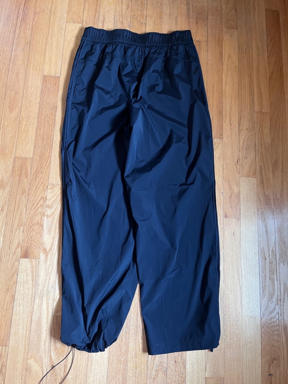 ATHLETA BLACK RISE PANT M Track Pants with Drawcord Ankles NWOT